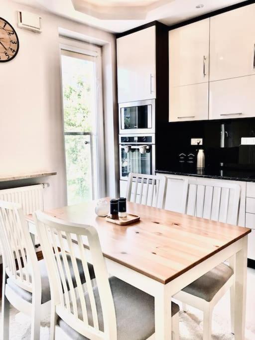 Nowoczesny Apartament Na Pradze ワルシャワ エクステリア 写真