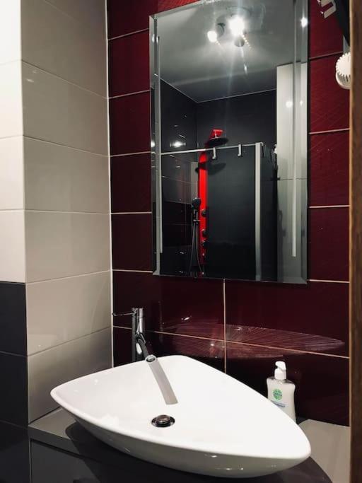Nowoczesny Apartament Na Pradze ワルシャワ エクステリア 写真