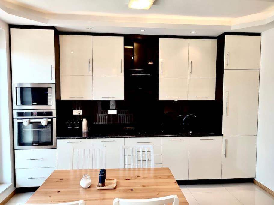 Nowoczesny Apartament Na Pradze ワルシャワ エクステリア 写真